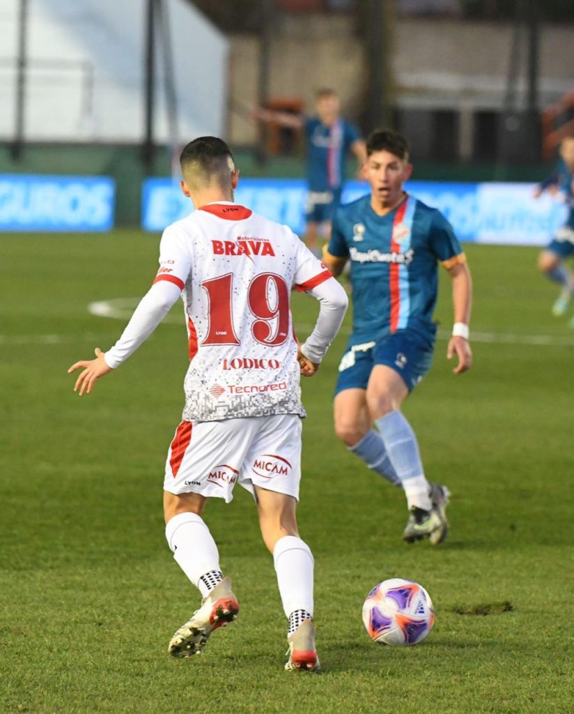 Triunfazo de Instituto ante Arsenal, en Sarandí, en un partido con la mira  en los promedios